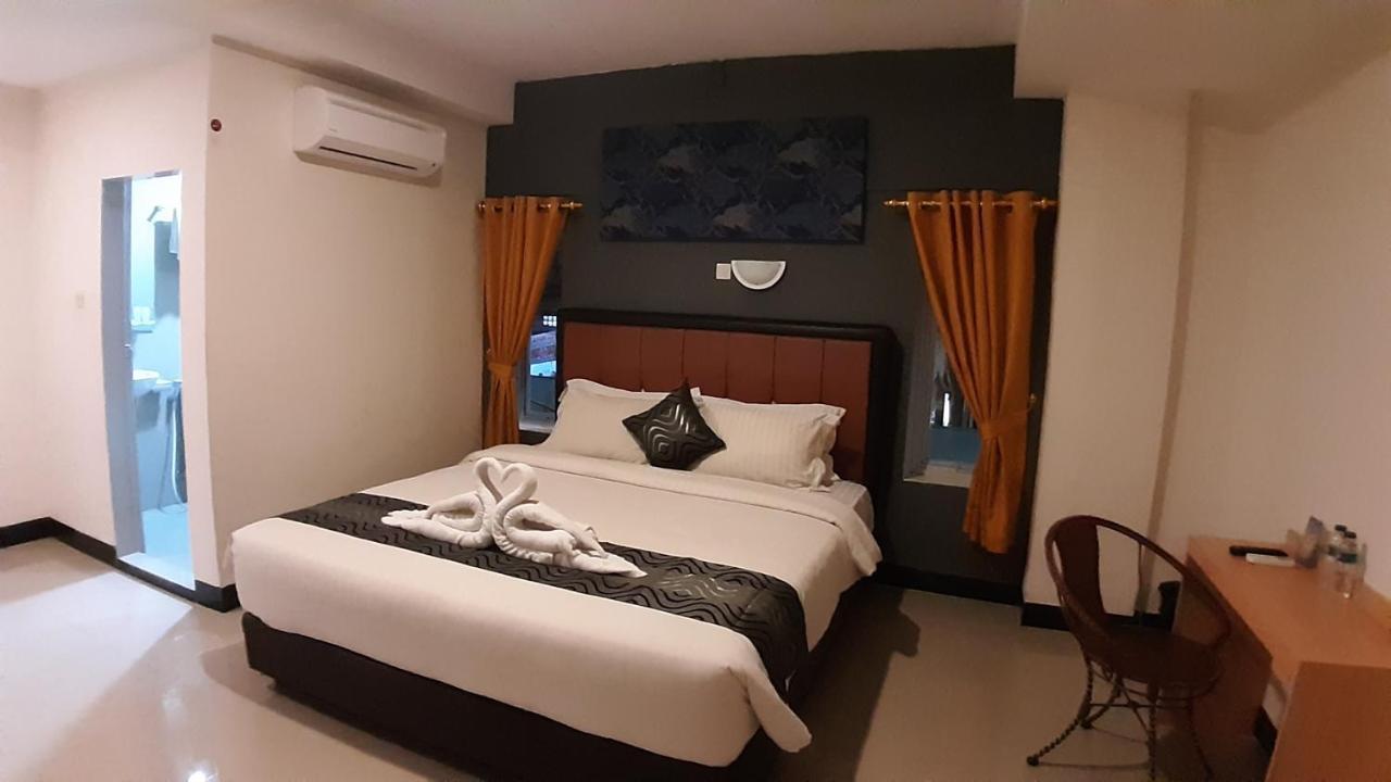 New Gentala Hotel Медан Экстерьер фото