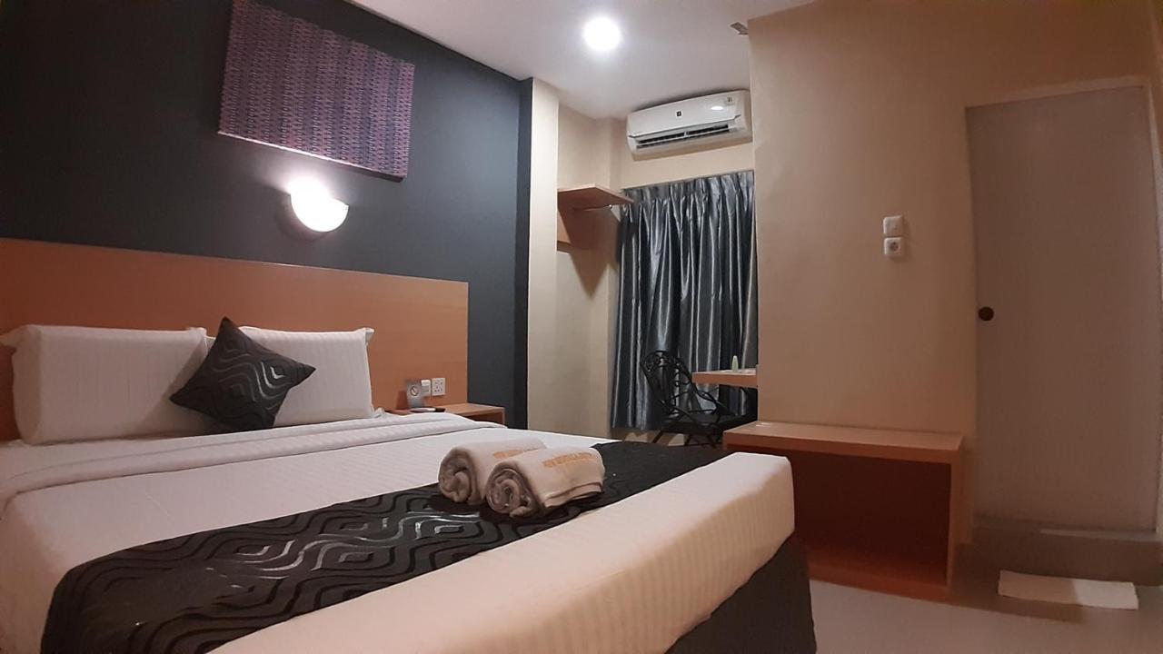 New Gentala Hotel Медан Экстерьер фото
