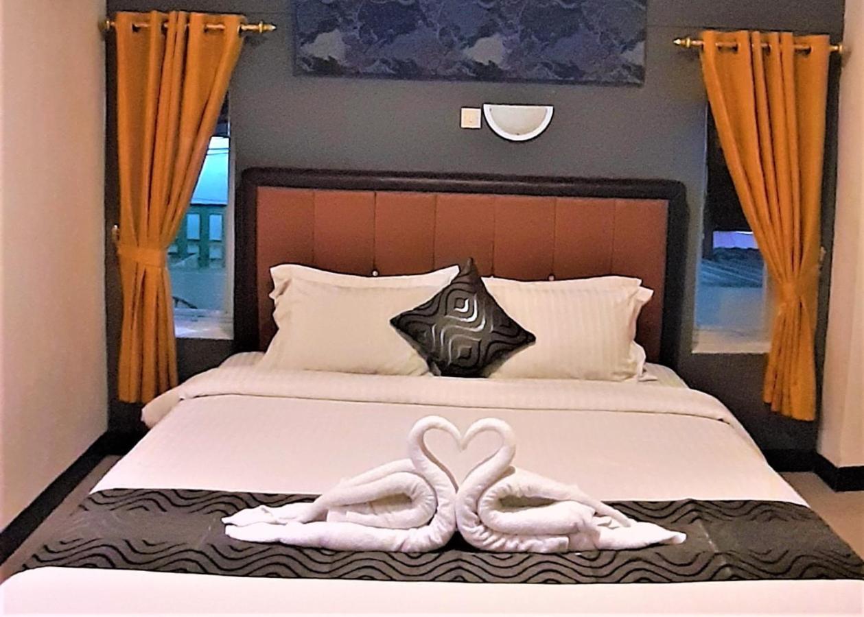 New Gentala Hotel Медан Экстерьер фото