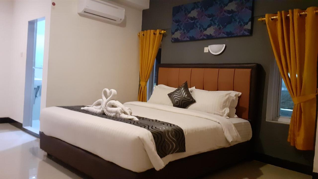 New Gentala Hotel Медан Экстерьер фото