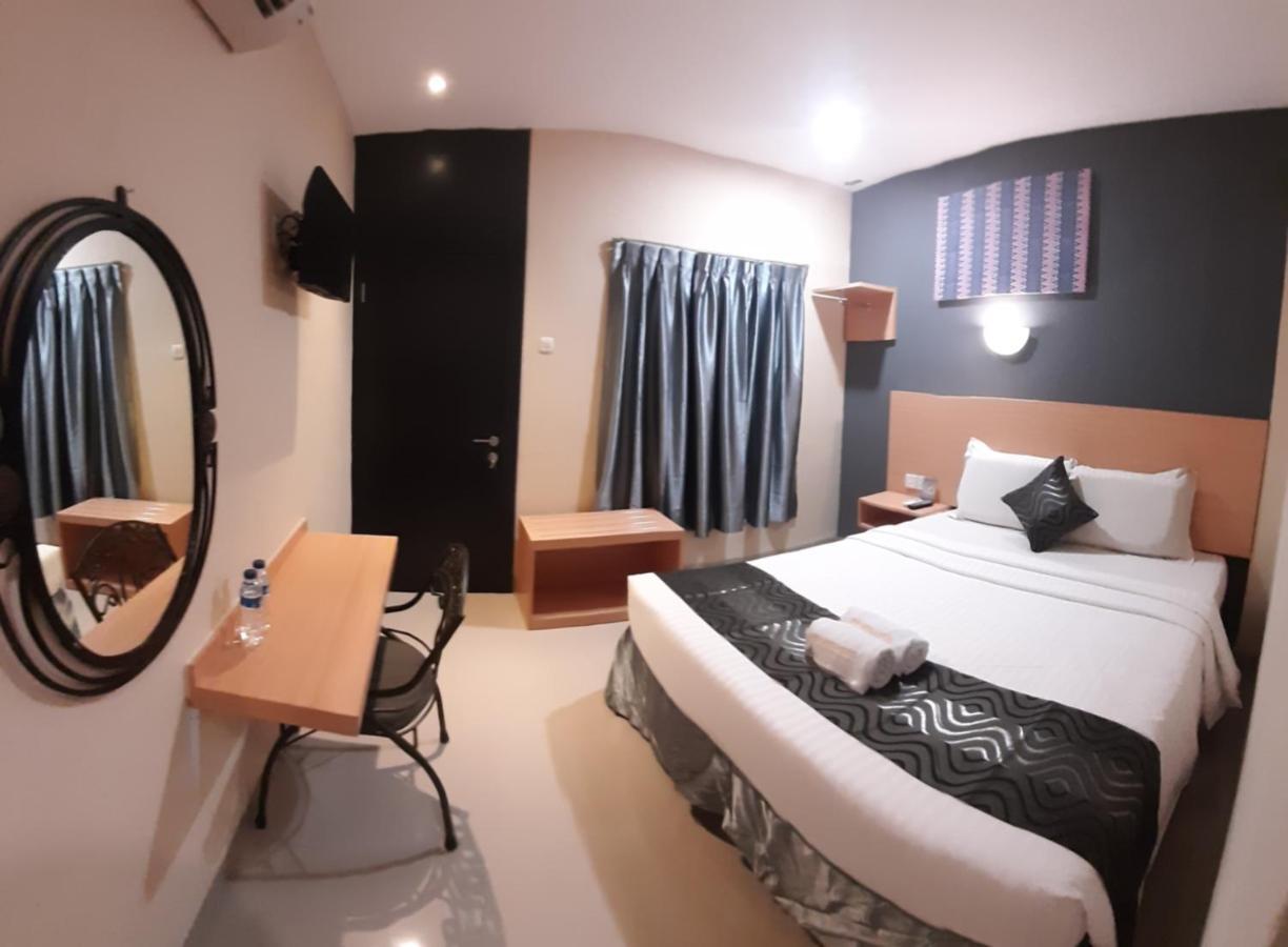 New Gentala Hotel Медан Экстерьер фото